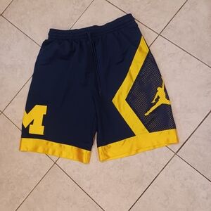 Michagan Jordan Basketball Shorts Sz.med